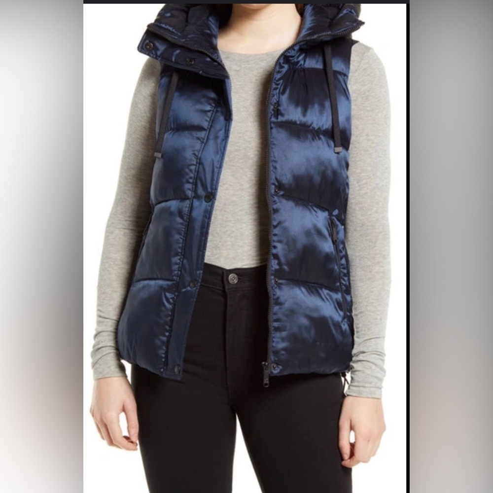 Sam Edelman navy vest with hood. Lightly worn but in perfect condition.